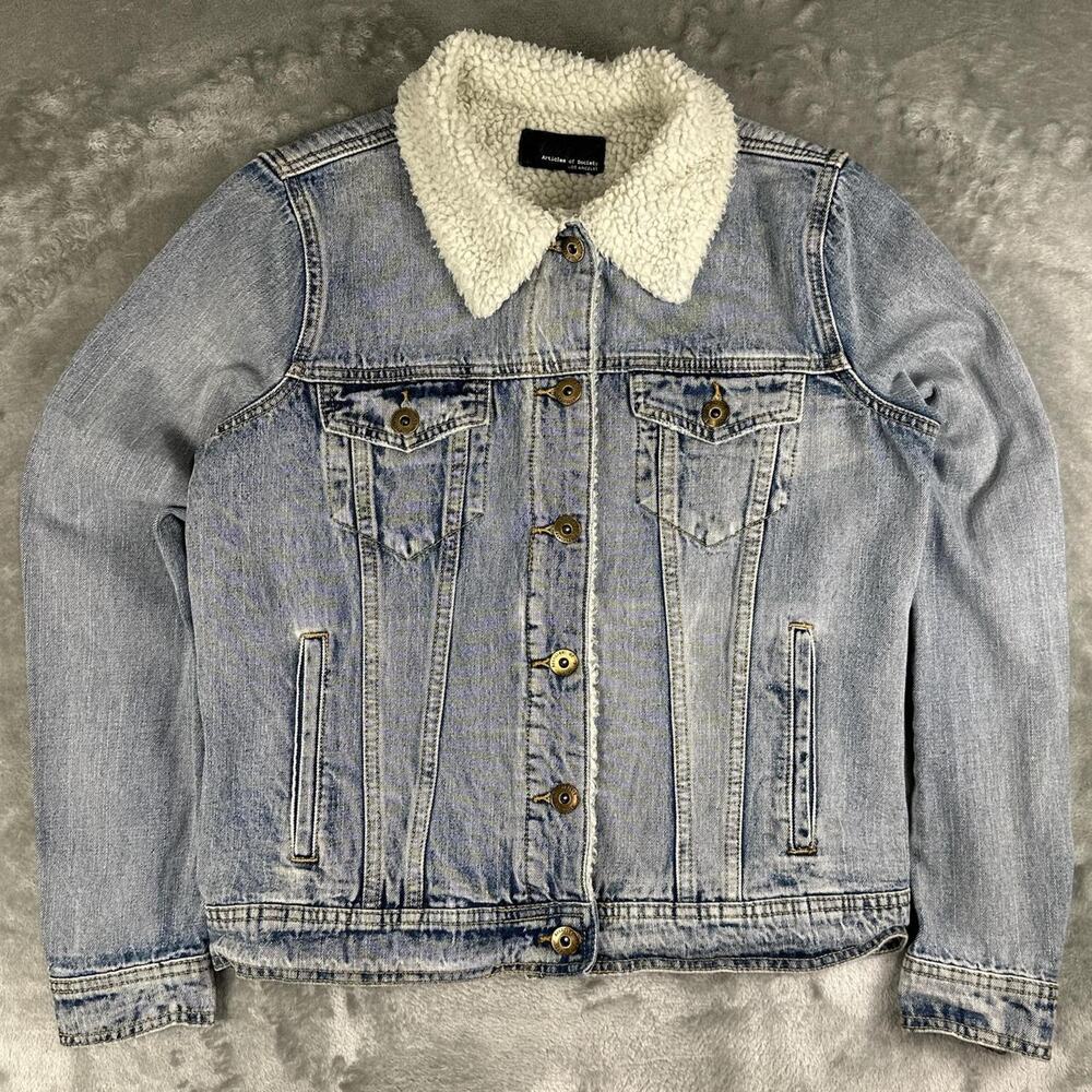 Articles of Society Women’s  Denim Light Wash Jean Jacket Sherpa Line Size Small